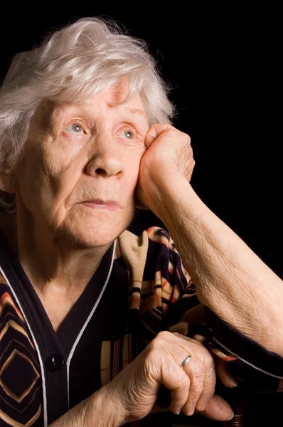 Portret van oude vrouw een zwarte — Stockfoto