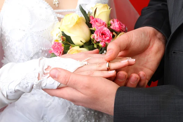 Anel de casamento nela — Fotografia de Stock