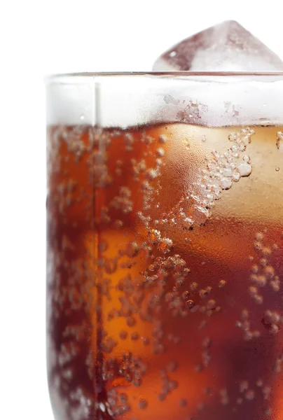 Koude cola met ijs — Stockfoto