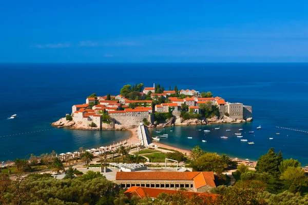 Sveti stefan ön. Montenegro. — Stockfoto