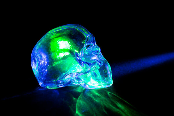 Стеклянный череп
