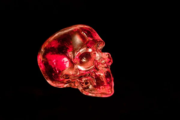 Rood glas schedel — Stockfoto