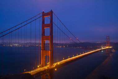 Golden gate Köprüsü gece çekimi
