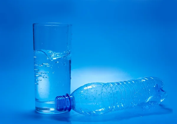 Glas vatten — Stockfoto