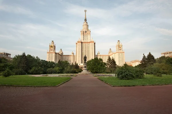 Budynek główny Uniwersytetu Łomonosowa, Moskwa, Federacja Rosyjska — Zdjęcie stockowe