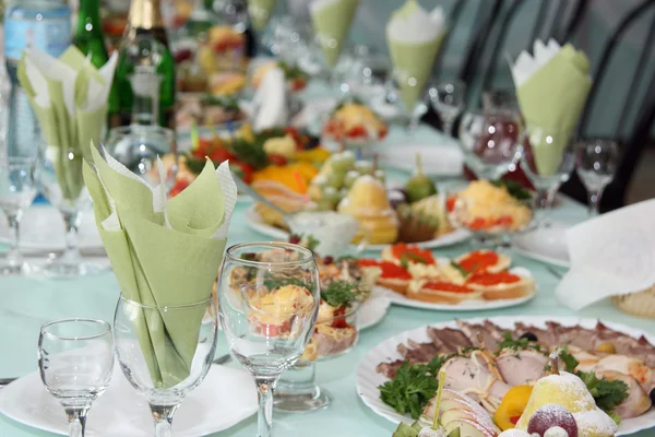 Table at restaurant — Stock Photo, Image