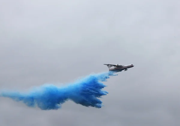 Aeronaves de combate a incêndios — Fotografia de Stock