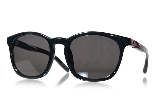 Czarne okulary przeciwsłoneczne izolowane na białym — Zdjęcie stockowe