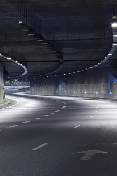 Tunnel - urban highway vägtunnel — Stockfoto