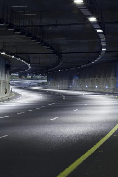 Motorvägen på natten — Stockfoto