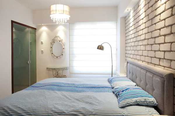 豪華な明るいベッドルーム — ストック写真
