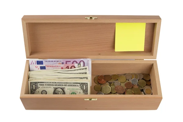 Деревянный ящик с деньгами — стоковое фото