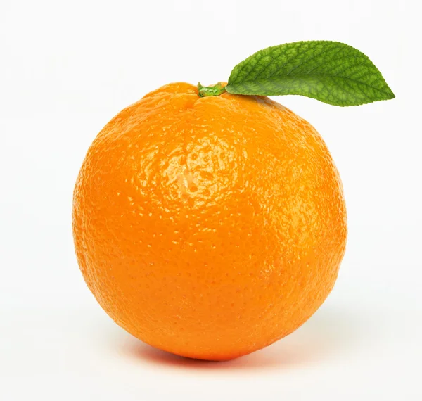 Naranja con hoja — Foto de Stock