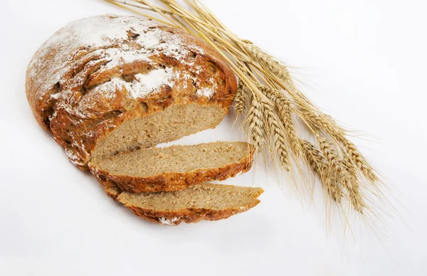 Pan y tallos de trigo —  Fotos de Stock