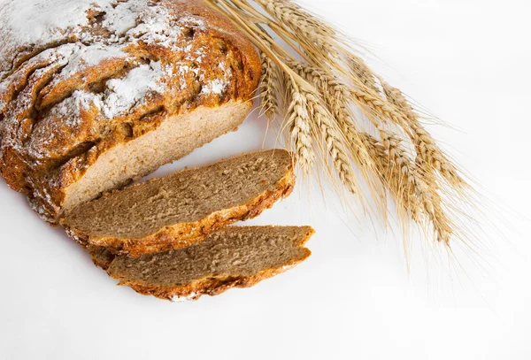 Pan y tallos de trigo —  Fotos de Stock