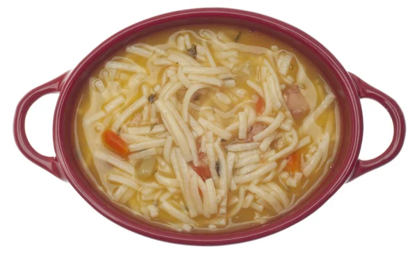 Классический суп с куриной лапшой — стоковое фото