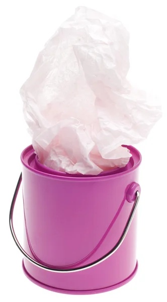 Magenta verf kan met roze papieren zakdoekje — Stockfoto