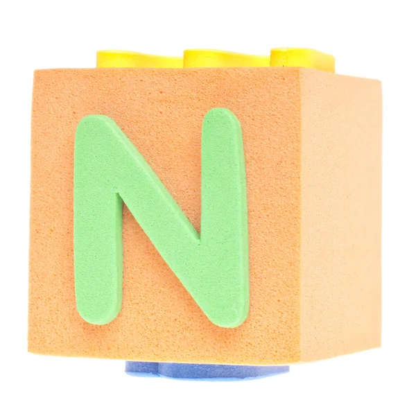 Litera n na blok pianki — Zdjęcie stockowe
