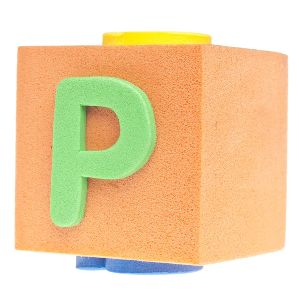 Буква P на пеноблоке — стоковое фото
