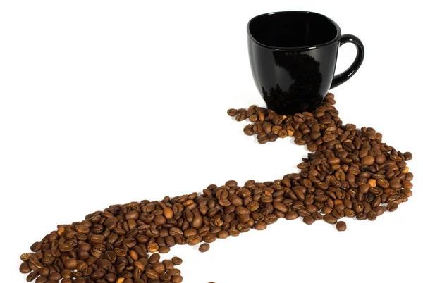 Xícara preta e grãos de café — Fotografia de Stock