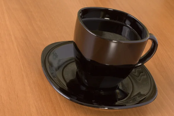 テーブルの上のマグカップ — ストック写真