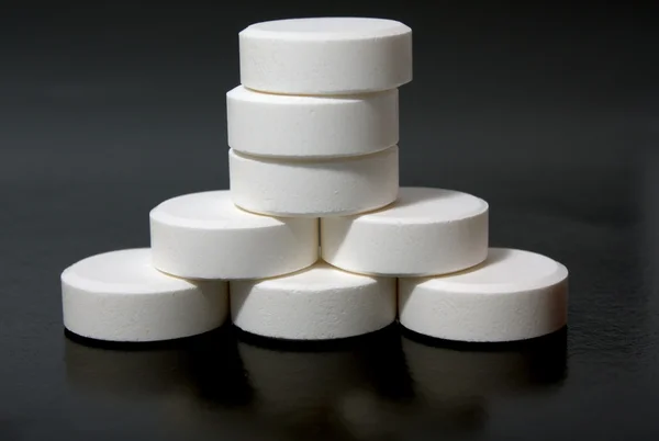 Weiße Tabletten — Stockfoto