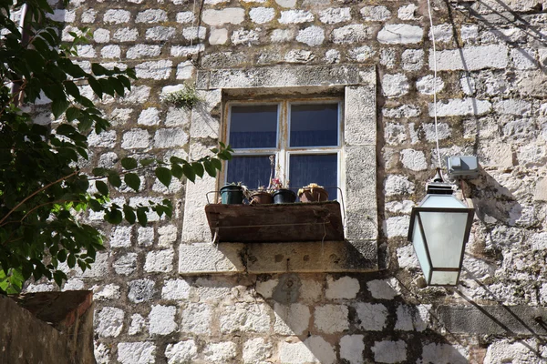 Παλαιό παράθυρο στο Ντουμπρόβνικ — Φωτογραφία Αρχείου
