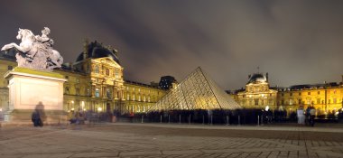 Paris'teki ünlü binalar