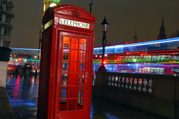 रात्रीच्या वेळी आयकॉनिक लंडन दृश्य — स्टॉक फोटो, इमेज
