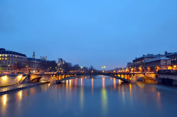 The River Seine at night time — Stock Photo, Image