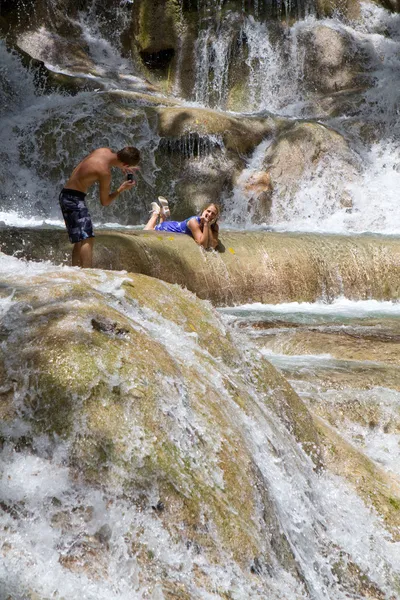 Posando Dunns Falls Jamaica — Foto de Stock