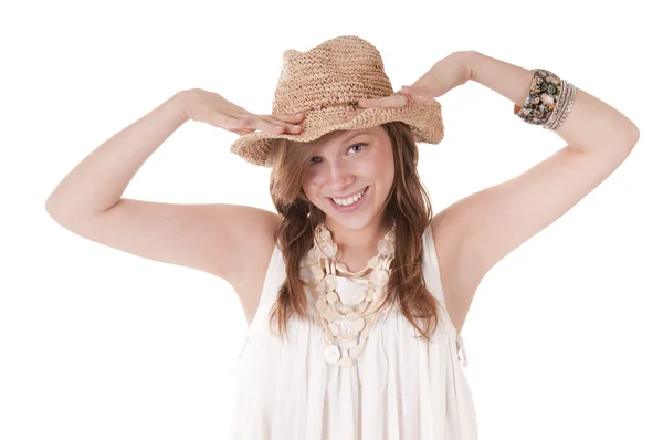Uśmiechnięta dziewczyna w słomkowym kapeluszu — Zdjęcie stockowe