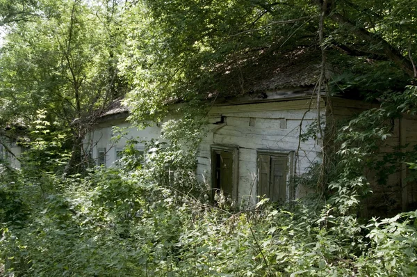 Casa abandonada — Foto de Stock