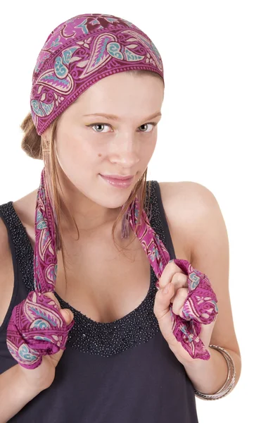 Junge Frau mit Kopftuch — Stockfoto