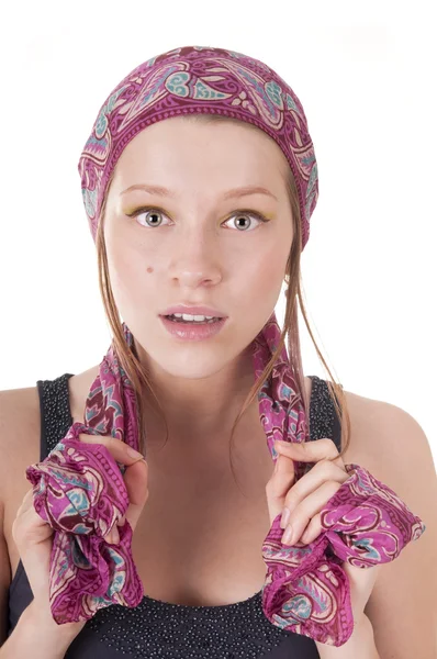 Mulher jovem em lenço de cabeça — Fotografia de Stock