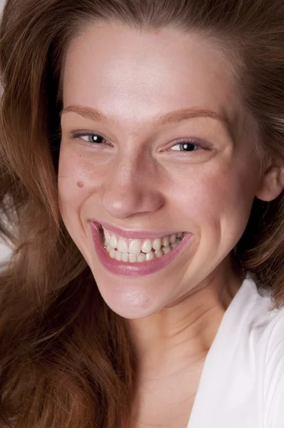 Śmiejąc się piękna nastolatka — Zdjęcie stockowe