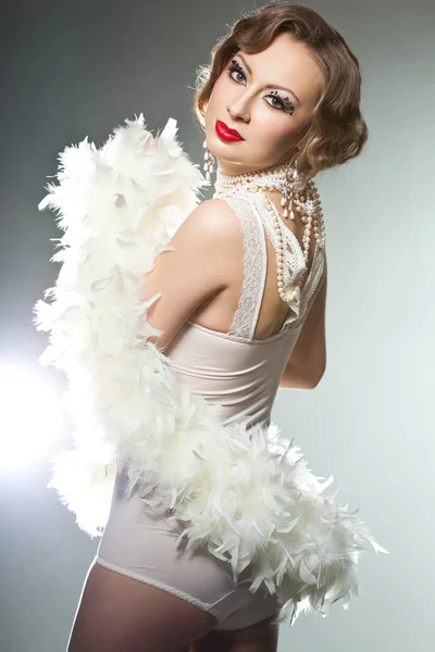 Donna alla moda con visage artistico - burlesque — Foto Stock