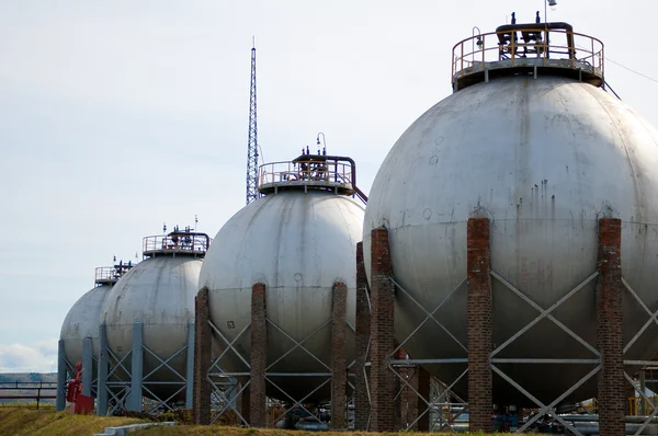 Gas and oil industry. Finished goods tanks. — Stok fotoğraf