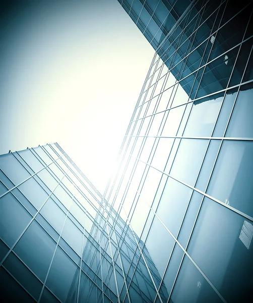 Moderna vista prospettiva grattacielo di vetro — Foto Stock