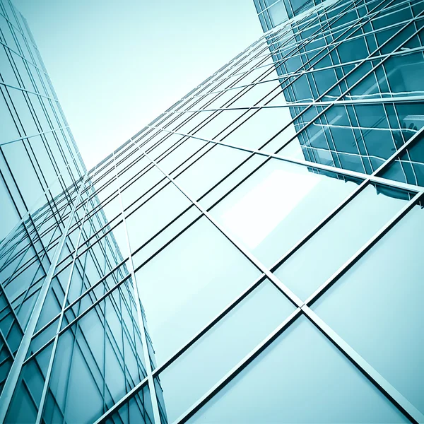 Vista de perspectiva de arranha-céu de vidro moderno — Fotografia de Stock
