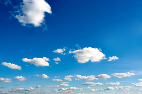 Vacker blå himmel bakgrund — Stockfoto