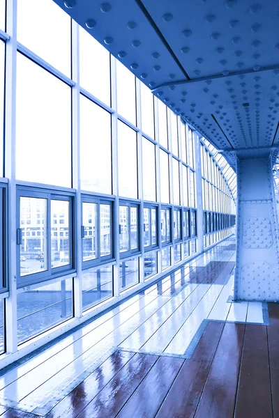 Futurystyczny korytarz na lotnisku — Zdjęcie stockowe