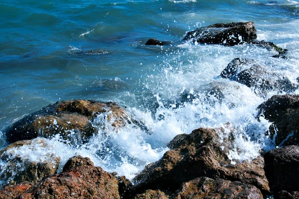 Salpicos de ondas turquesa — Fotografia de Stock