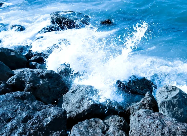 青緑色の波のしぶき — ストック写真
