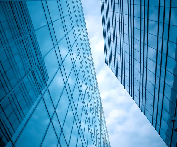 Texture glissante du bâtiment de grande hauteur en verre — Photo