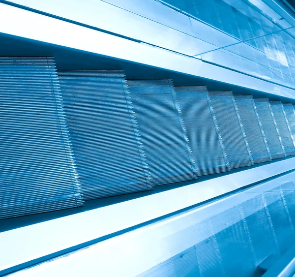 Escalator in modern building — Stock Photo, Image