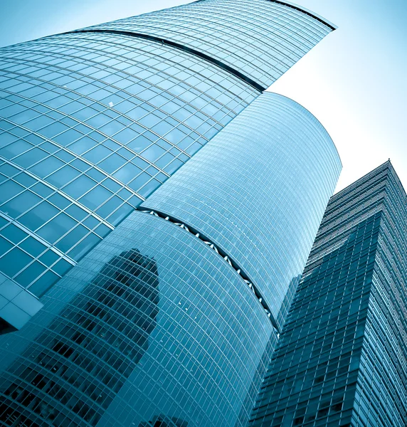 Προοπτική απεικόνιση σε γυαλί πολυόροφων κτιρίων ουρανοξύστες της Μόσχας πόλης β — Φωτογραφία Αρχείου