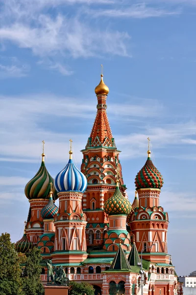 Domkyrkan av Vasilij den välsignade i himlen — Stockfoto