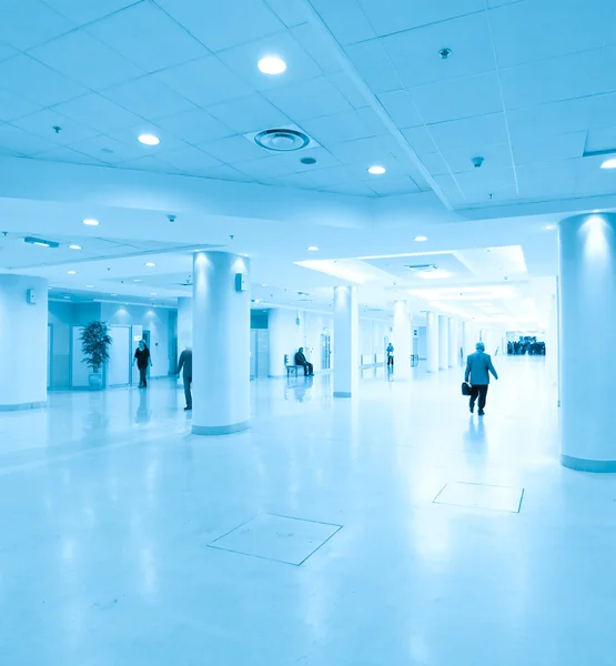 Hallway in airport, moving — Stock Photo, Image