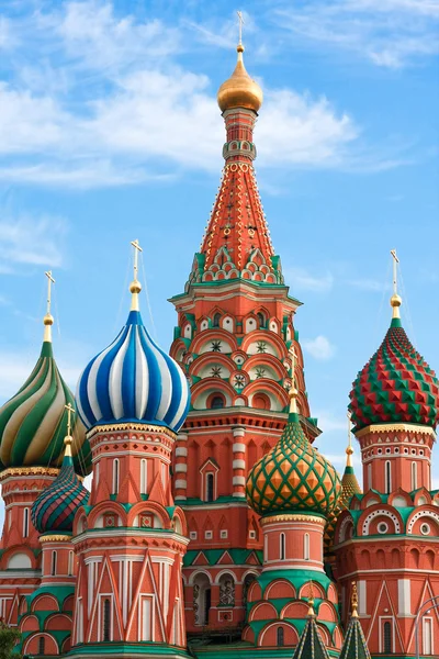 著名的圣罗勒的头上莫斯科红场大教堂的圆顶 — 图库照片